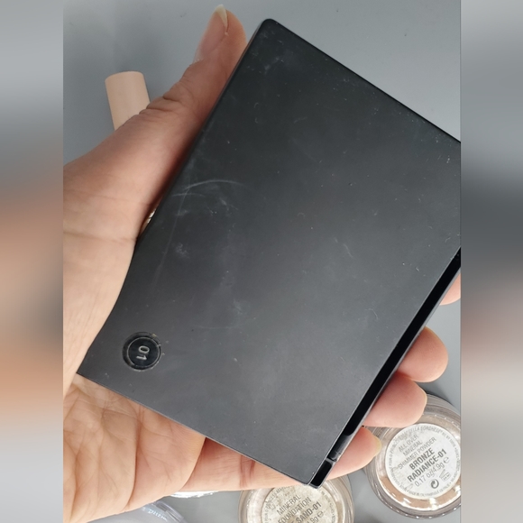 Lot of 10 Pressed Powders, Loose Powders, Foundation, Concealer and Case - Picture 11 of 15